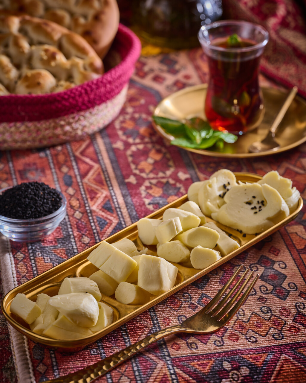 طبق جبنة مشكل